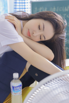 25岁的女字高中生动漫